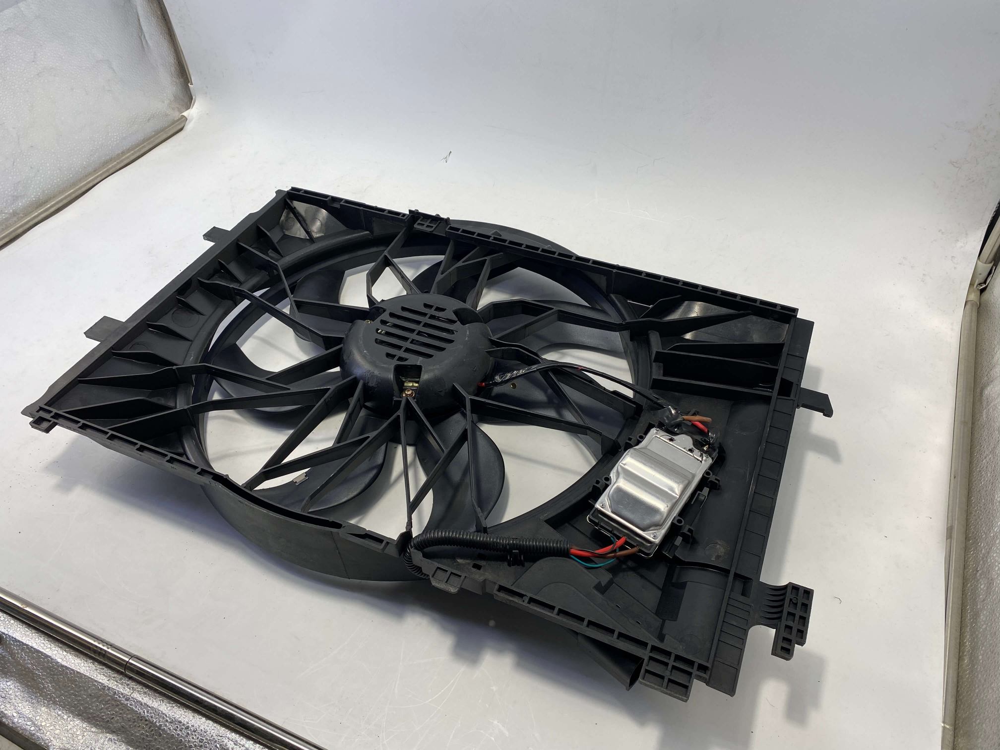 Mercedes C-Class W203 12V Electric Radiator Fan A2035001793; Direct fit, ready for bulk purchase.