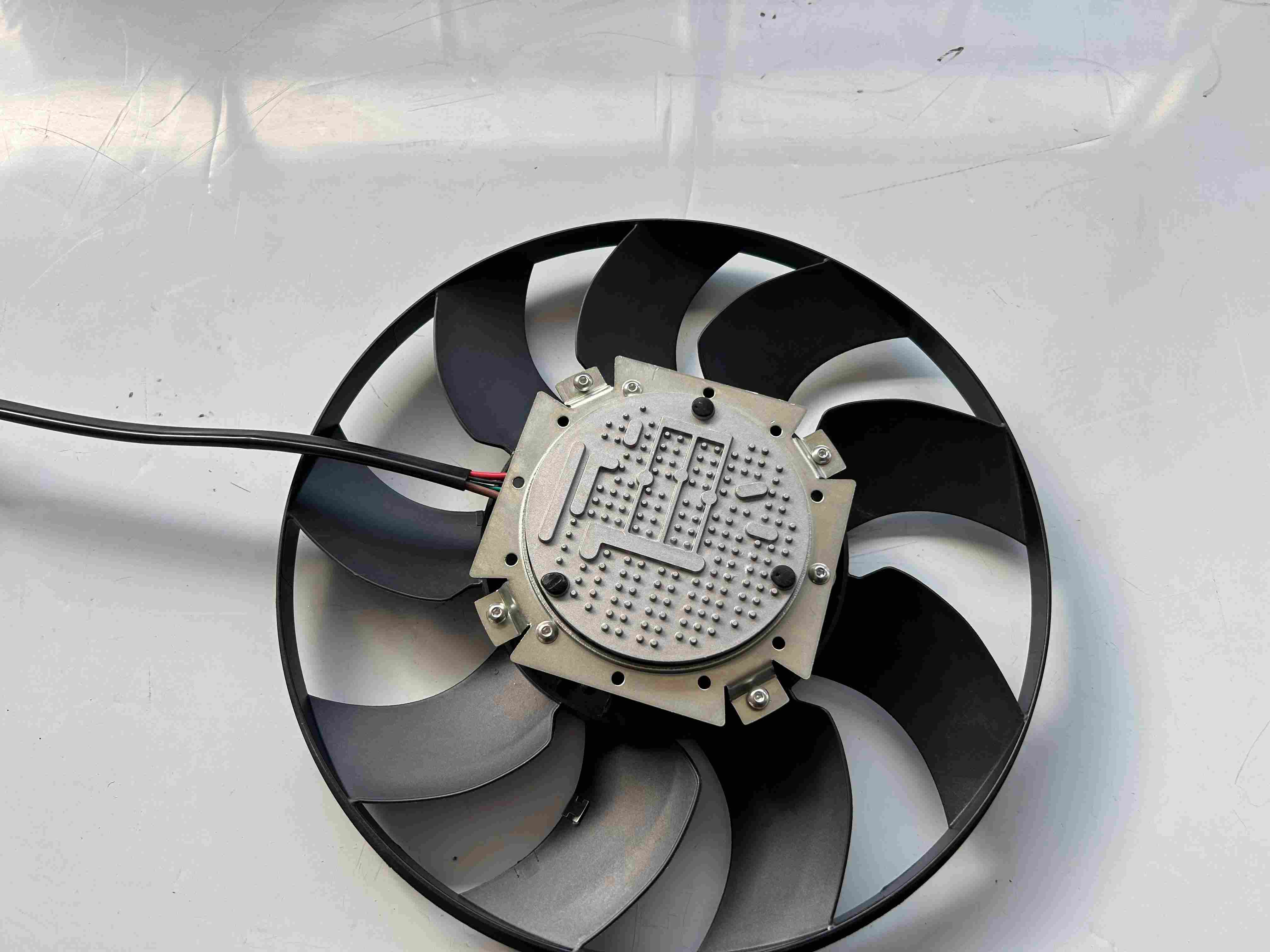 High quality brushless radiator cooling fan 4H0959455AE for Audi A6 2012-2018 OEM supplier
