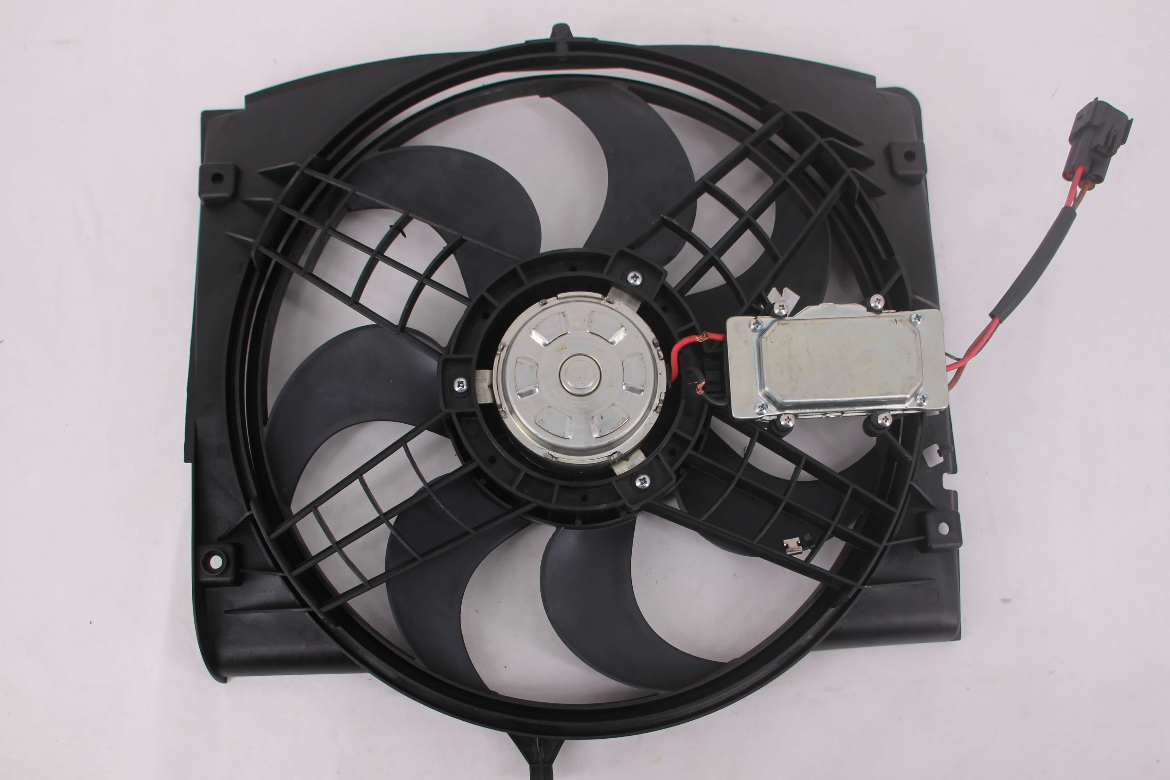 BMW E46 320d 320td Radiator Fan 17117801423; Electronic Cooling System Component for distributors.