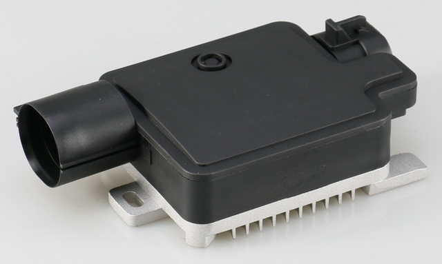 Ford Focus 6W1Z8B658AB radiator fan control unit replacement