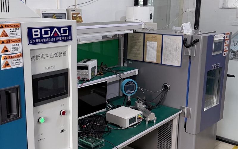 Radiator high and low temperature shock test chamber for durability verification