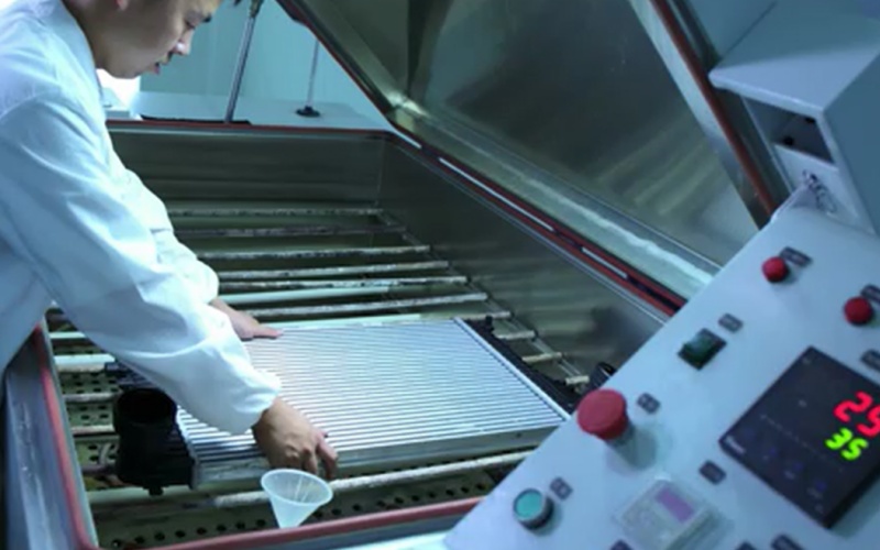 Radiator salt spray test for corrosion resistance evaluation