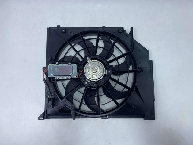 17117561757 BMW E46 Radiator Cooling Fan Assembly; Fits 320i/325i/330i; Electronic Control.