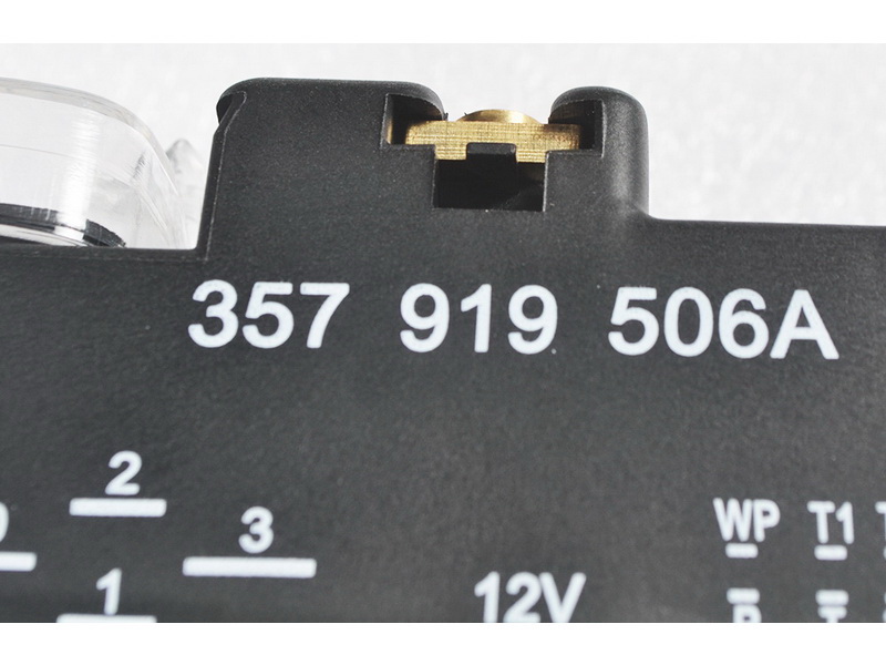 Side angle of Engine Cooling Fan Controller for VW 1.9 2.0 2.8L Engines