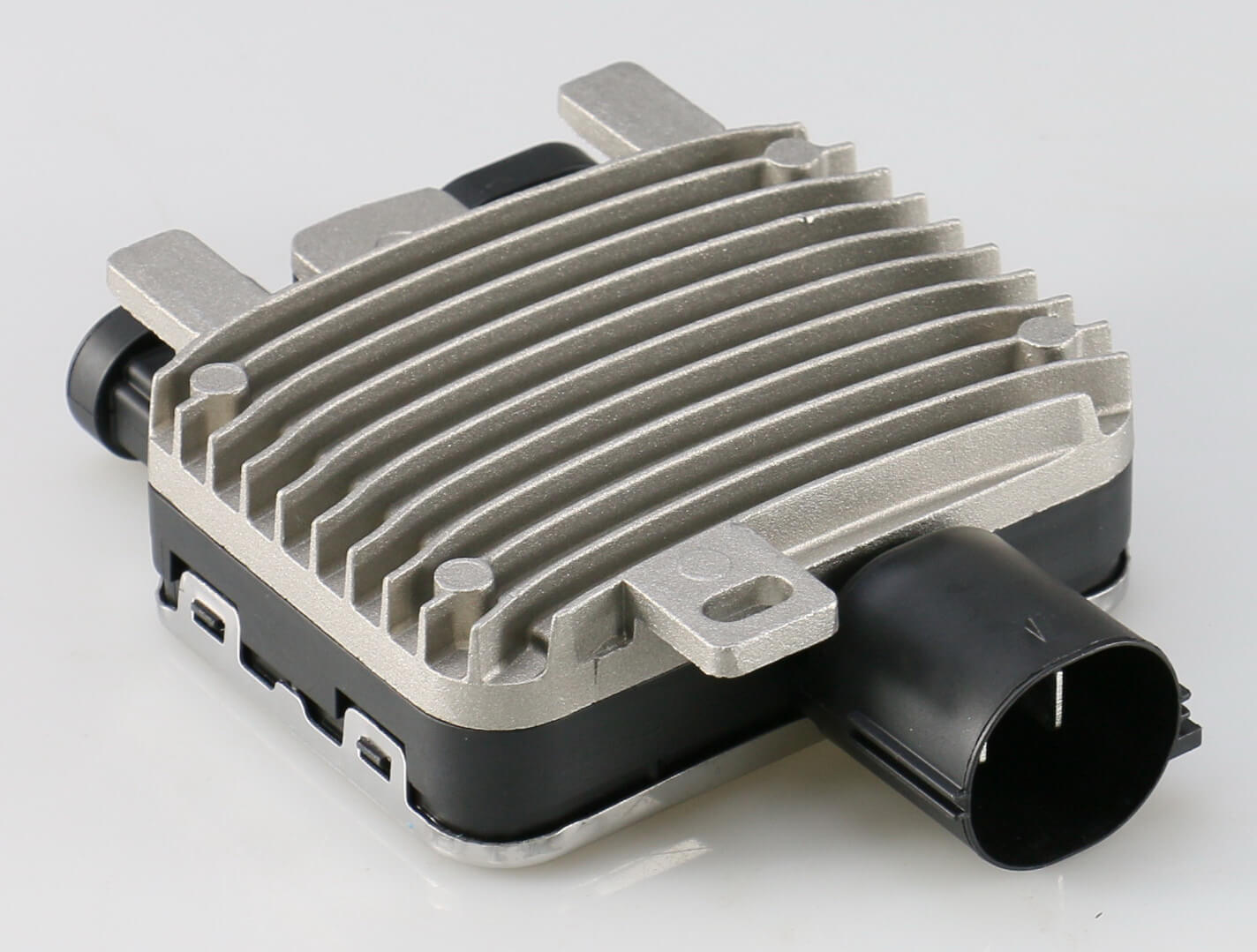 Replacement Cooling Fan Module 940004107 for Ford and Volvo Vehicles