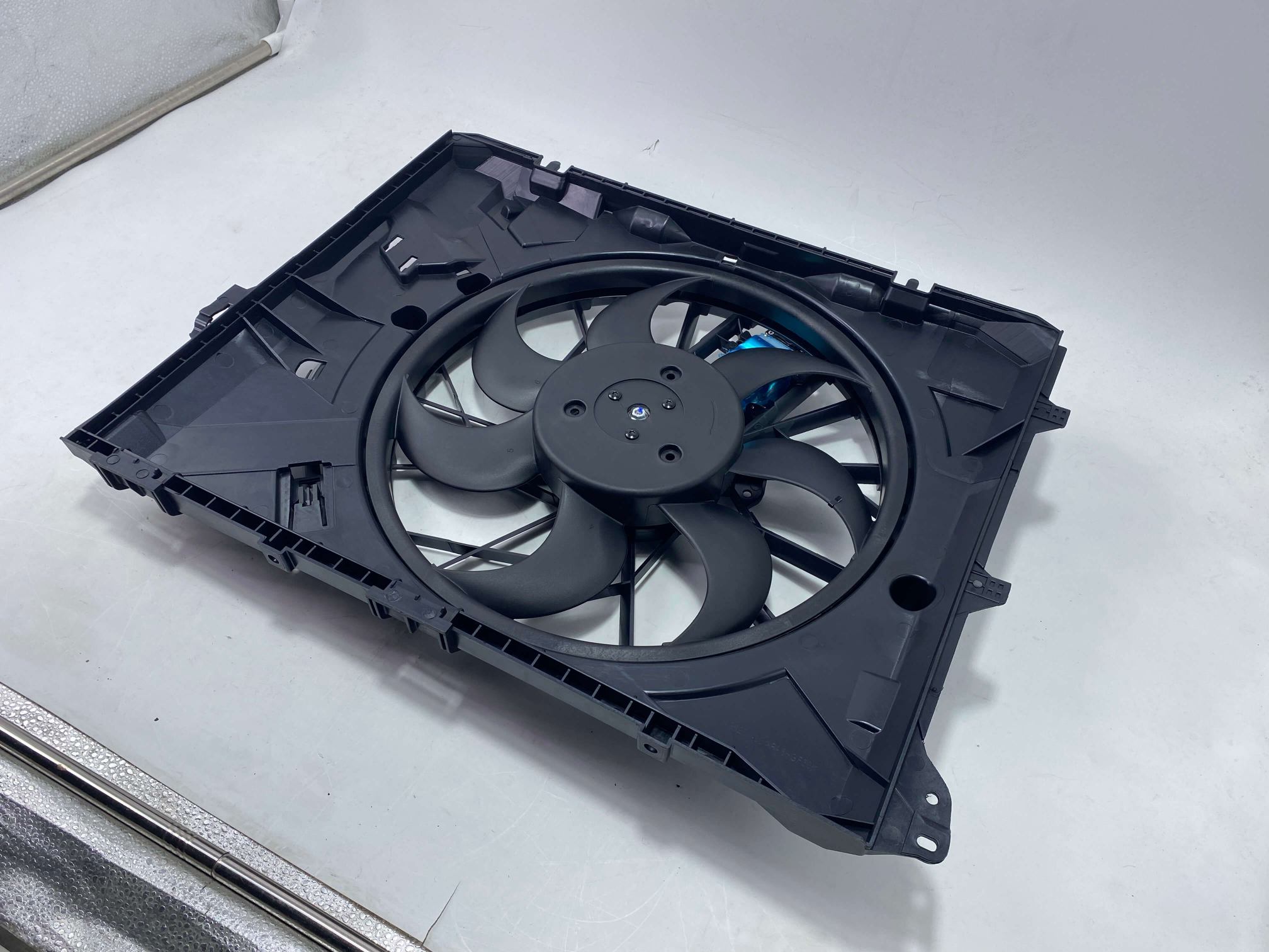 BMW E84 2010-2015 electric radiator cooling fan 17427563259 factory direct supplier