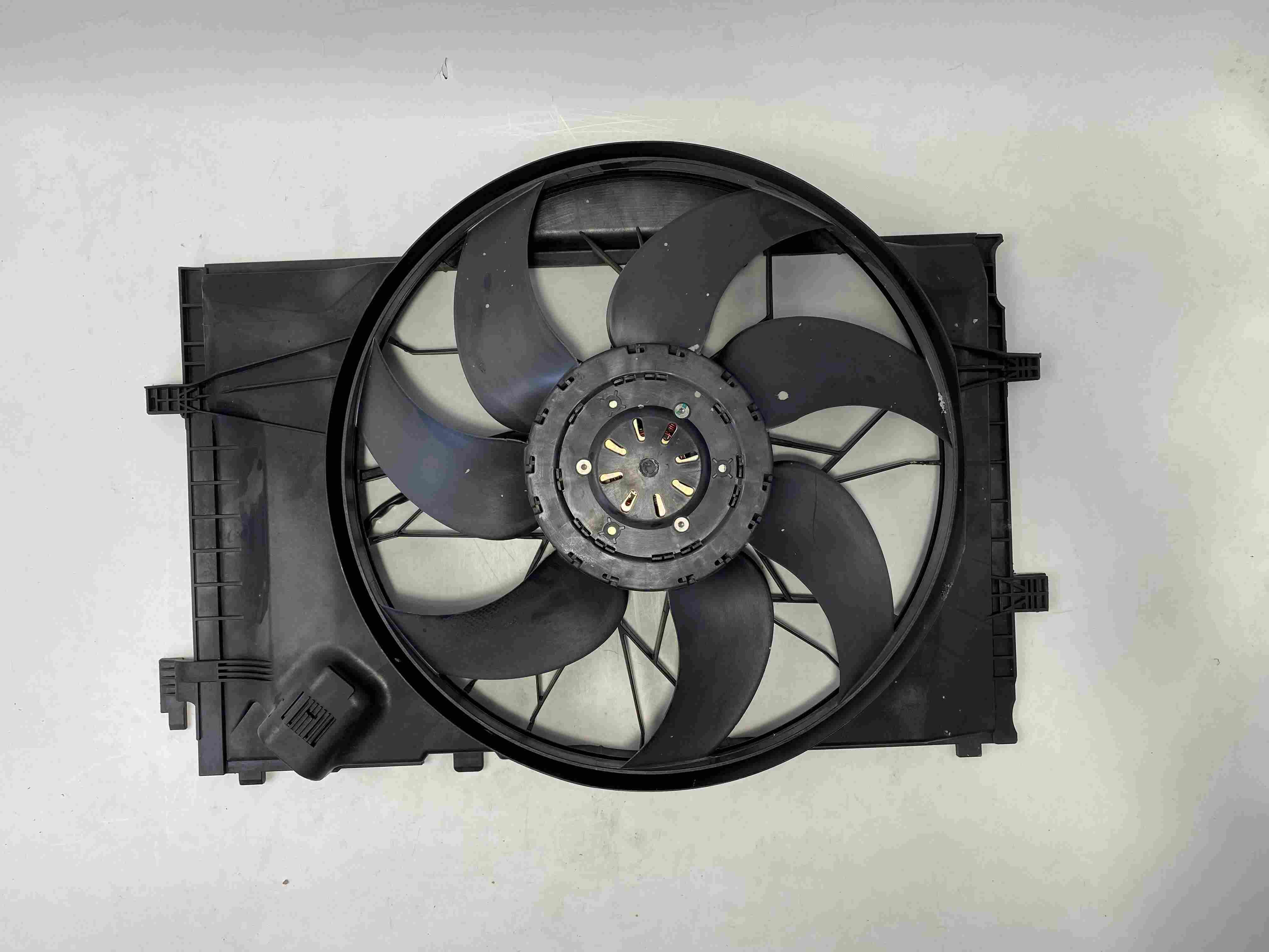 OE A2035001693 Brushless Fan Motor w/ Integrated Control Unit; Premium quality B2B auto parts.