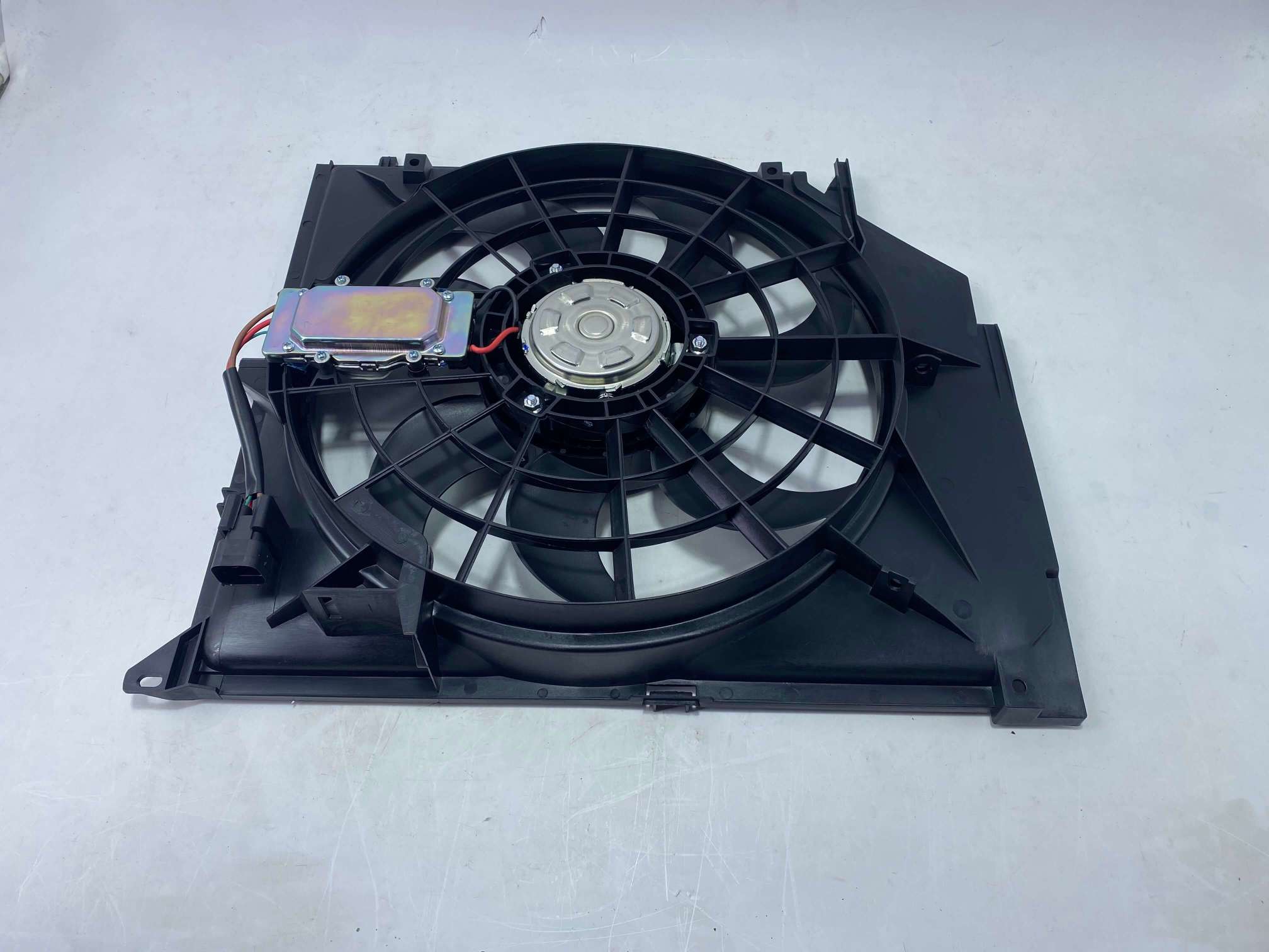 OE 17117561757 BMW E46 Cooling Fan Assembly; Electronic Speed Control; Durable Auto Parts B2B.
