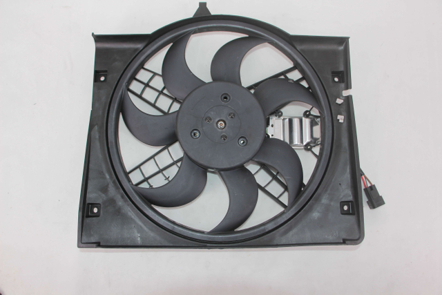 17117801423 BMW E46 Radiator Cooling Fan Assembly; Electric, 450W/228W for 320D; Wholesale.