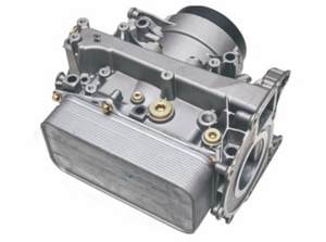 OEM 04905483 Oil Cooler Box Assembly for Deutz Volvo TCD4L2013 engines, perfect for importers and wholesalers.