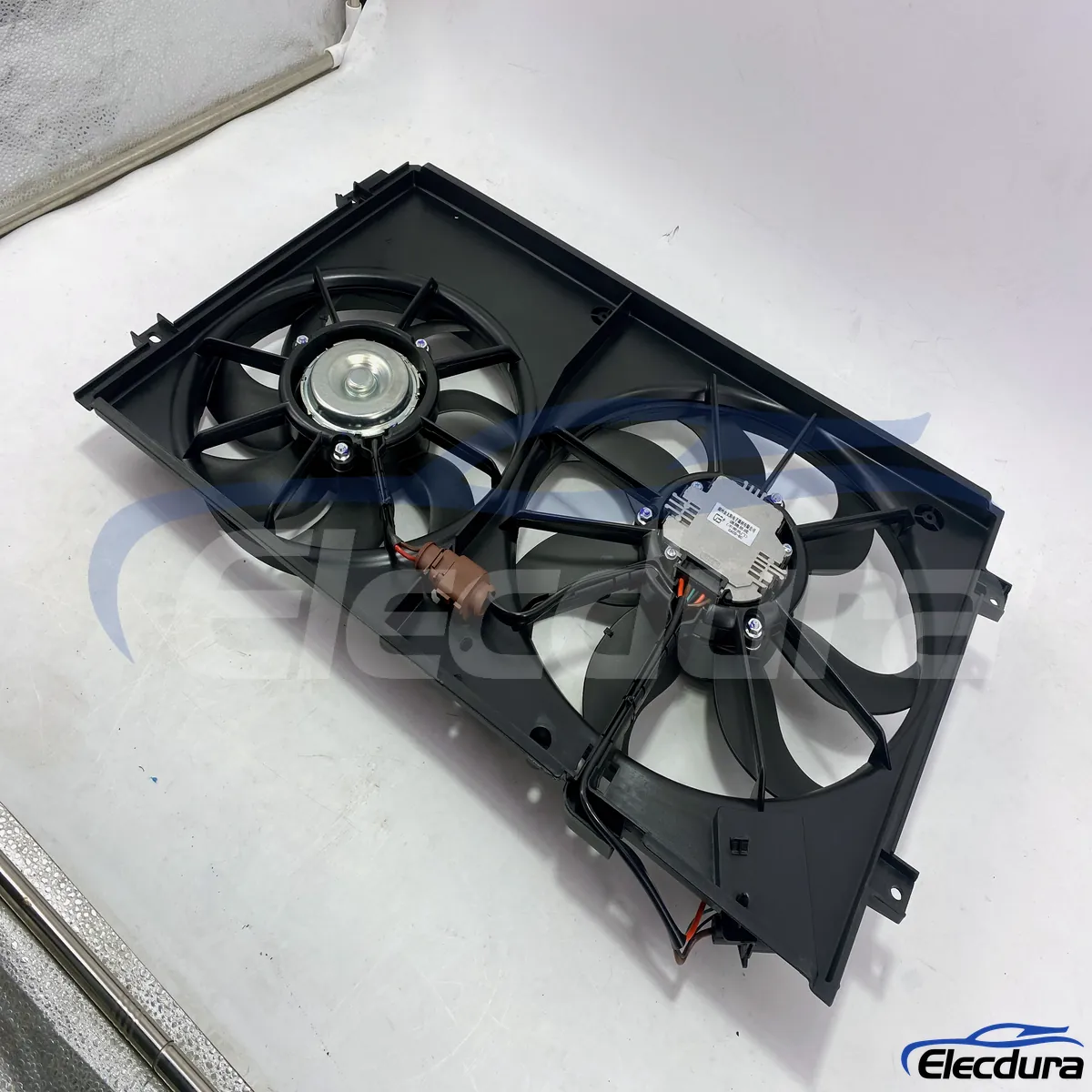 Profesyonel par&ccedil;a değiştirme programları i&ccedil;in OE 1K0121207BB'li Volkswagen soğutma fanı
