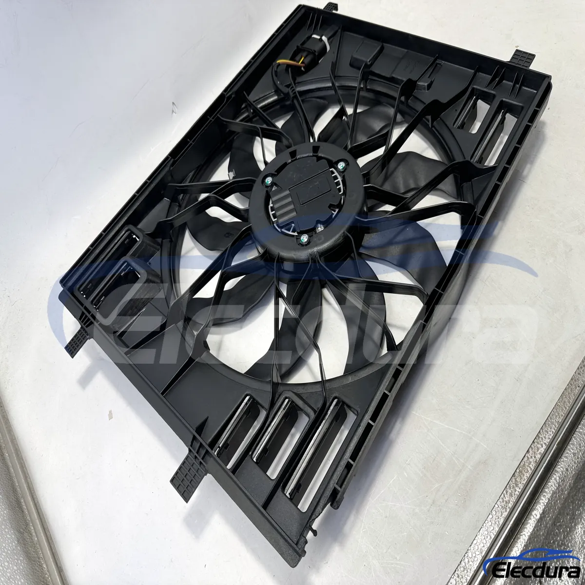 Remplacement du ventilateur de refroidissement Mercedes-Benz W206, C300, W205 A0999069801 pour distributeurs