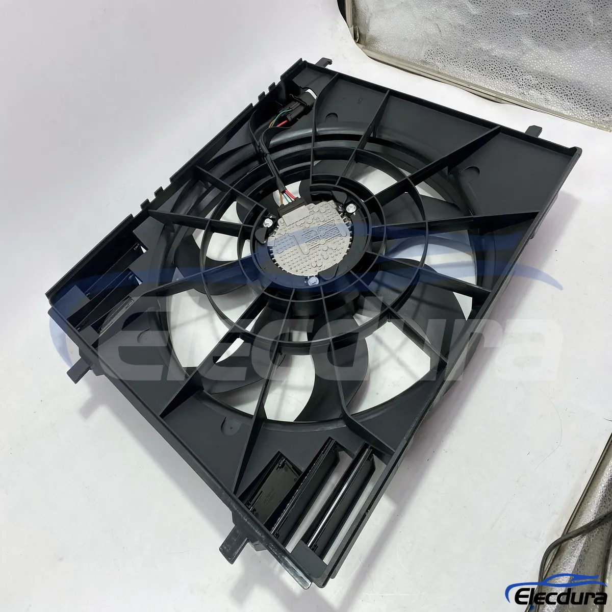 Aftermarket dual radiator cooling fan assembly 1679061704 for bulk parts supply