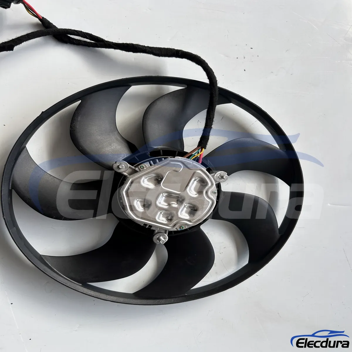 Chladic&iacute; ventil&aacute;tor Volkswagen s OE 7N0959455J pro profesion&aacute;ln&iacute; programy v&yacute;měny d&iacute;lů