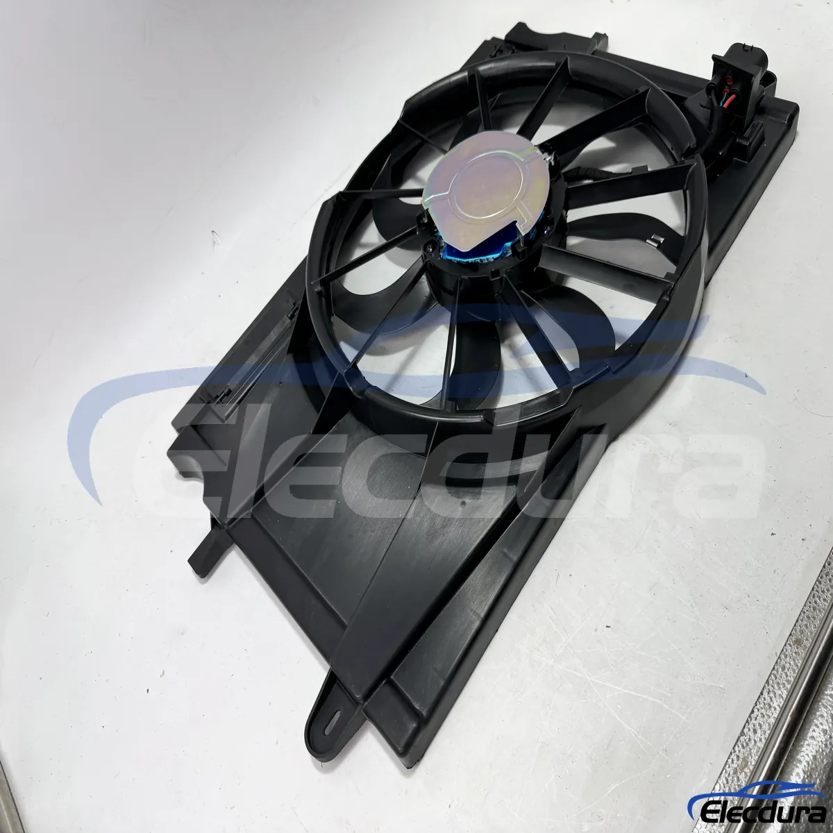 Ansamblu ventilator de răcire radiator fără perii 39009025 pentru aprovizionarea de piese de schimb &icirc;n vrac Chevrolet Cruze