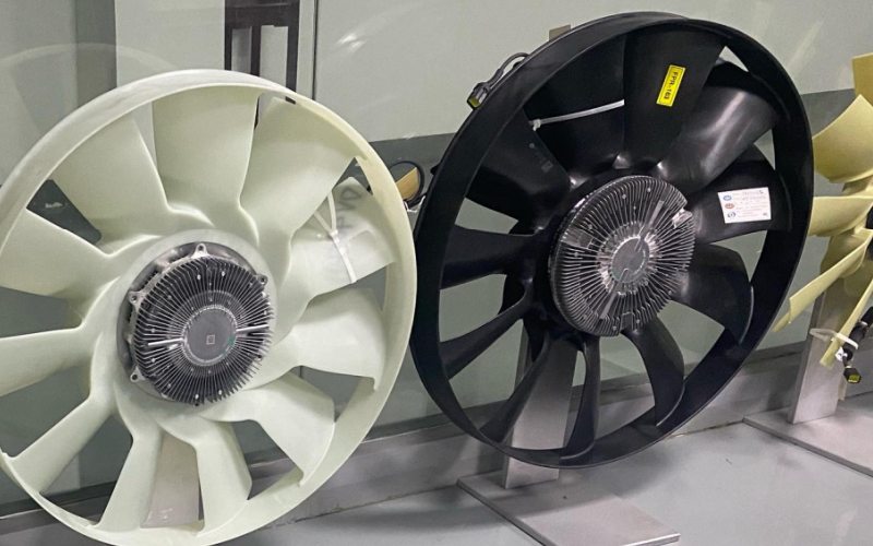 White and black fan clutch assemblies for different applications