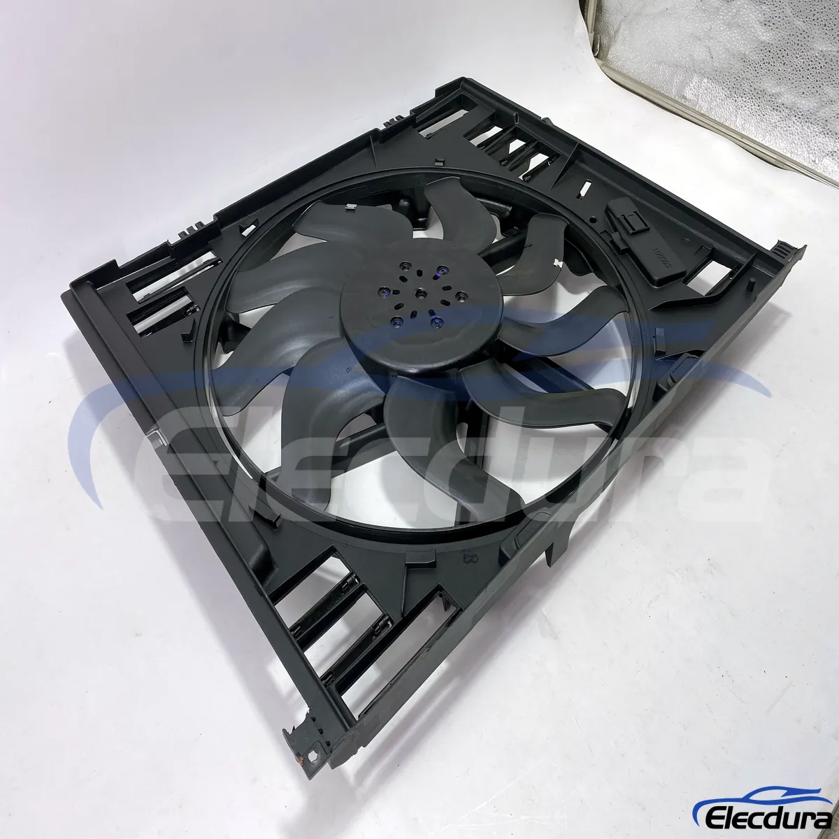 Rakitan kipas pendingin BMW G20 17118666815 untuk pasokan distributor