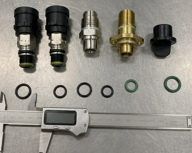 Vergleich der Getriebek&uuml;hlerleitungen und der O-Ringe f&uuml;r Entscheidungen zum Austausch