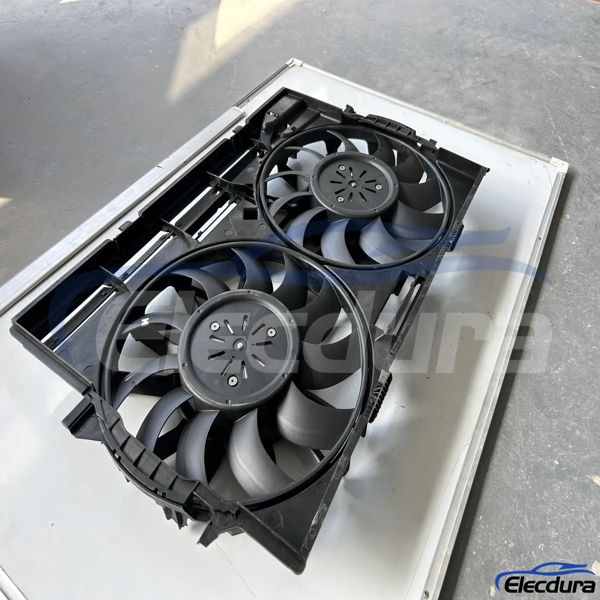 Ut&aacute;ngy&aacute;rtott kefe n&eacute;lk&uuml;li radi&aacute;tor hűtőventil&aacute;tor 4H0121207C importőr&ouml;knek &eacute;s nagykereskedőknek