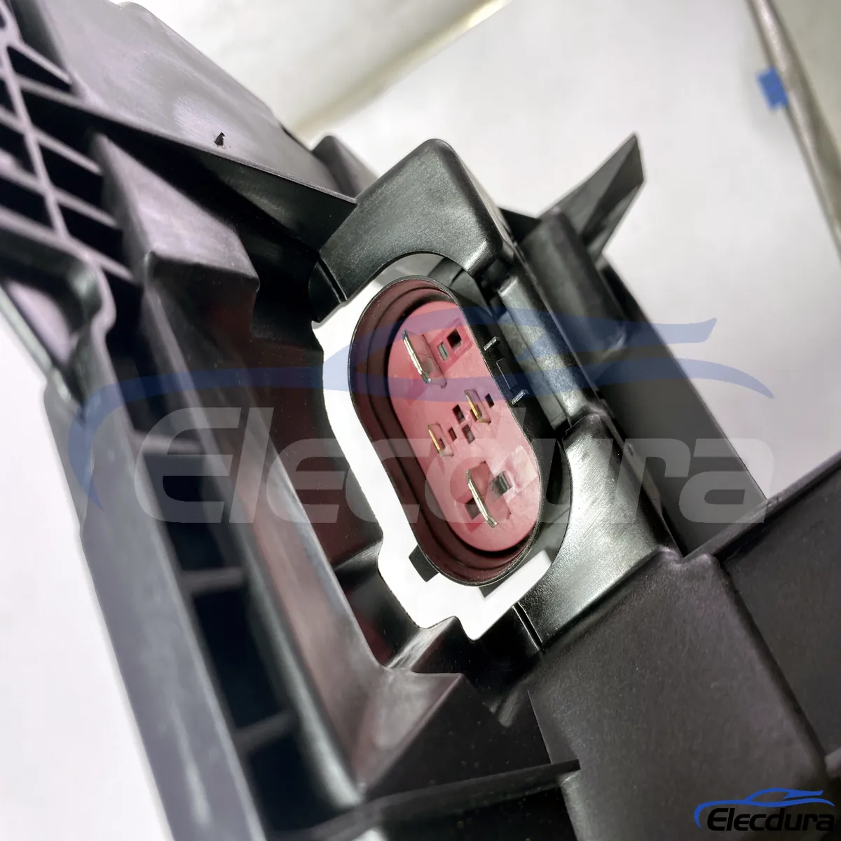 Mercedes-Benz W213, S450, C300 hűtőventil&aacute;tor csere A0999063802 forgalmaz&oacute;knak