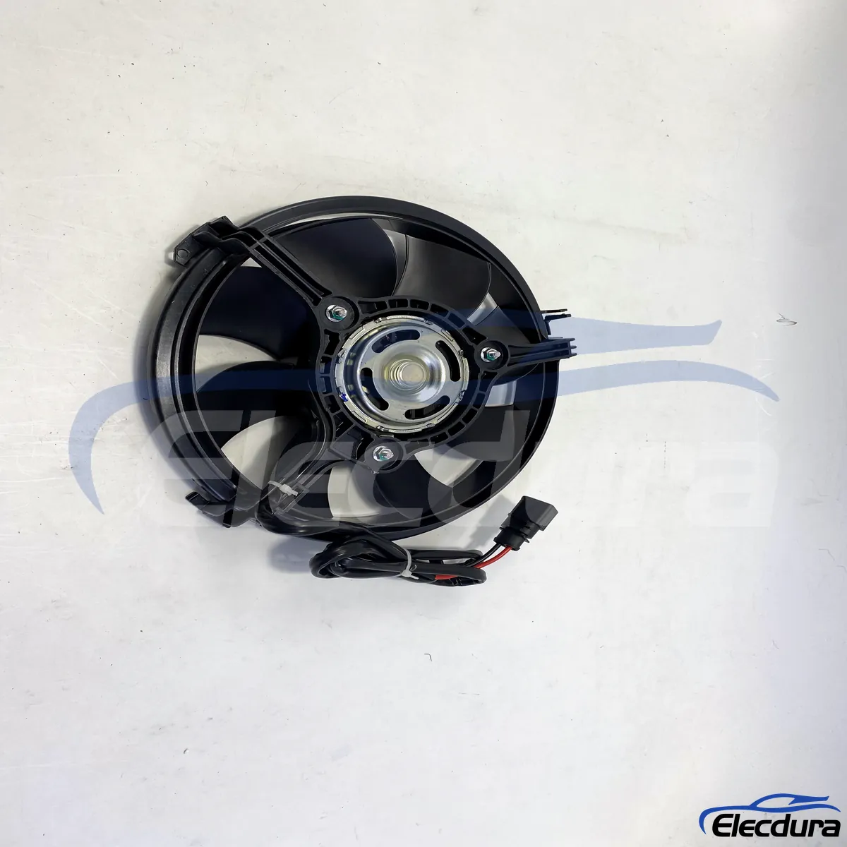 Audi radi&aacute;tor hűtőventil&aacute;tor OE csere 8D0959455J &ouml;mlesztett alkatr&eacute;sz ell&aacute;t&aacute;s