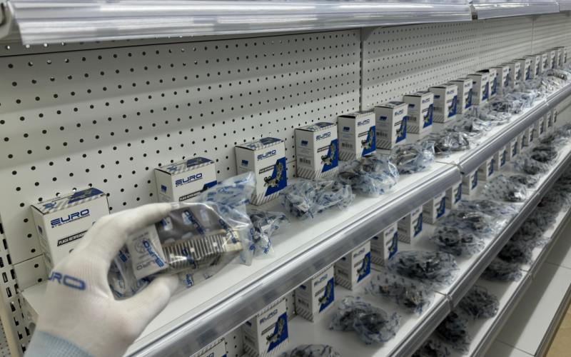 Customized fan clutch packaging and boxed products on display shelf