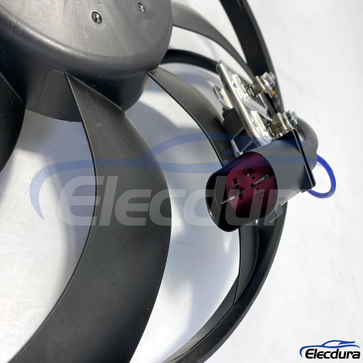 Volkswagen hűtőventil&aacute;tor OE 6QD959455D professzion&aacute;lis alkatr&eacute;szcsere-programokhoz