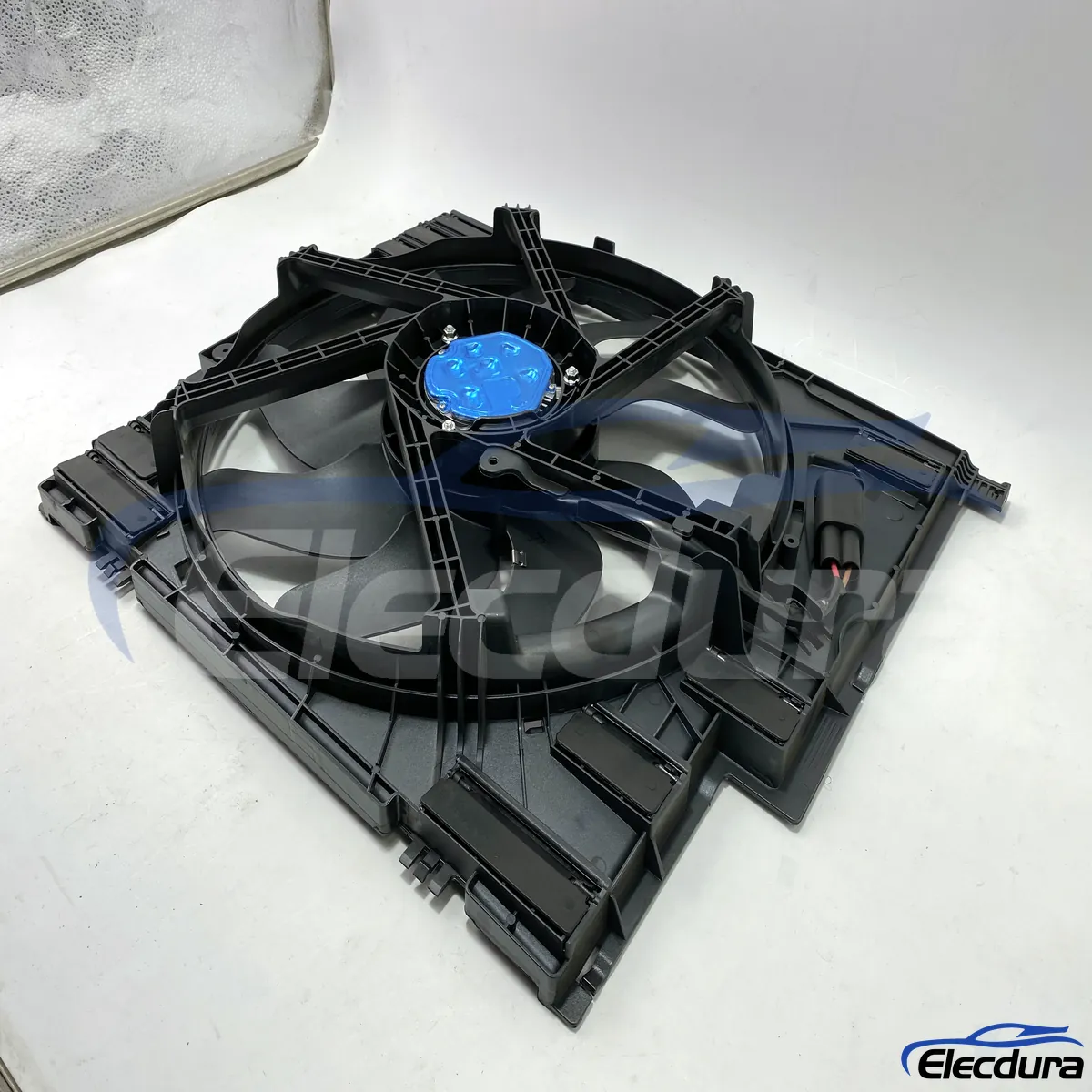 17428591441 hűtőventil&aacute;tor csere BMW szervizbe