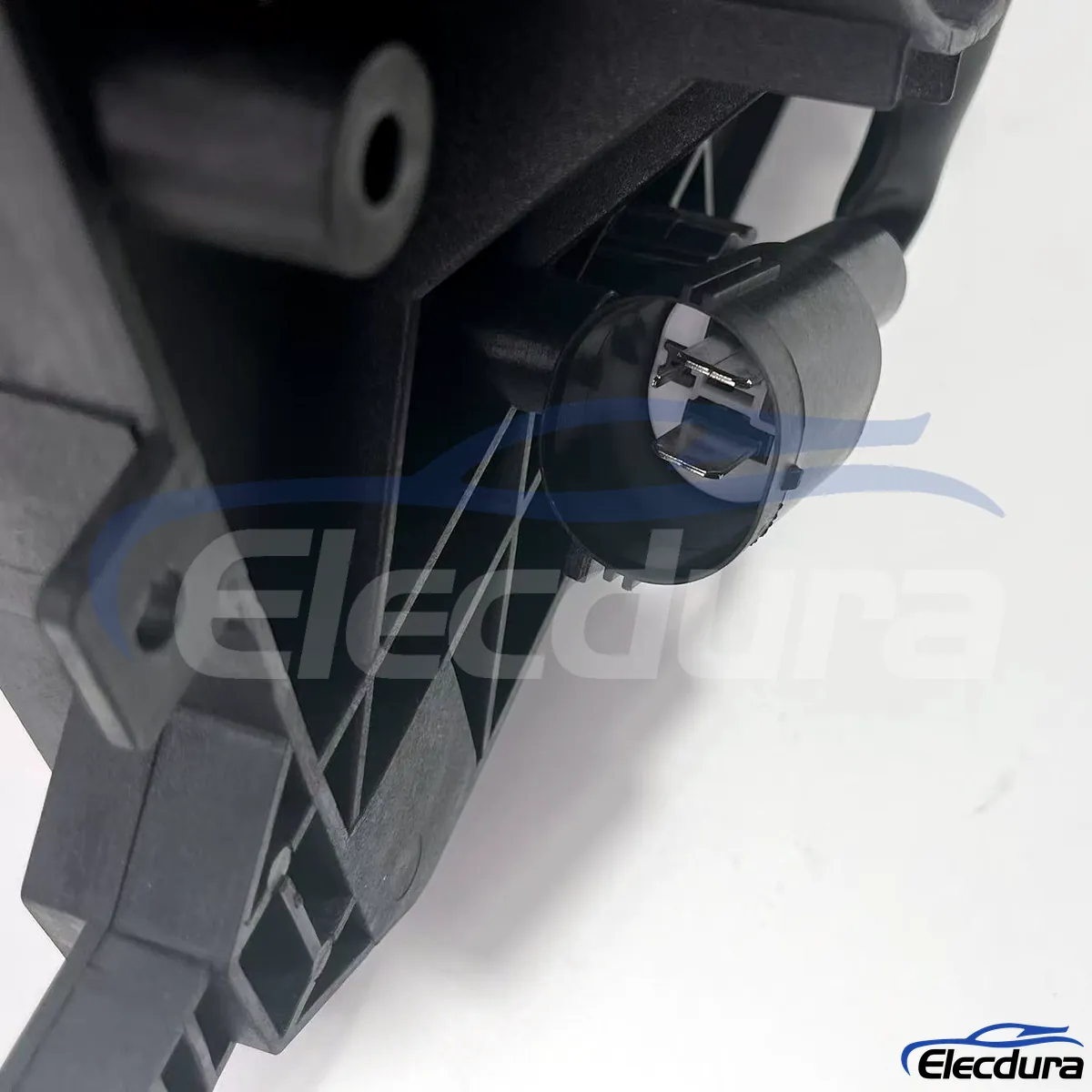 84153645 aftermarket Brushless Radiator Cooling Fan Assembly for importer and repair parts supply