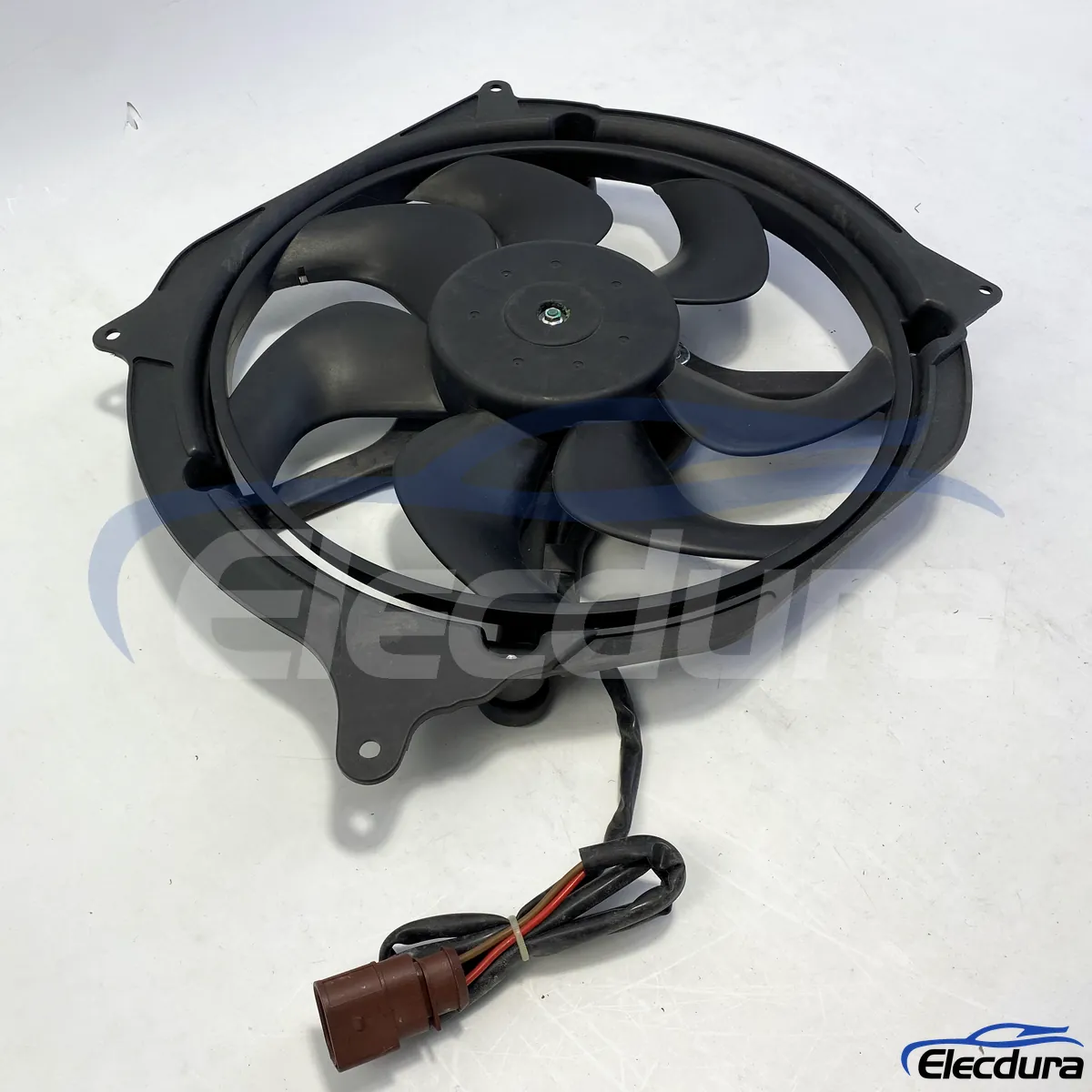 Ut&aacute;ngy&aacute;rtott radi&aacute;tor hűtőventil&aacute;tor motor az OE 3BD959455A szabv&aacute;nynak megfelelően t&ouml;meges rendel&eacute;sekhez