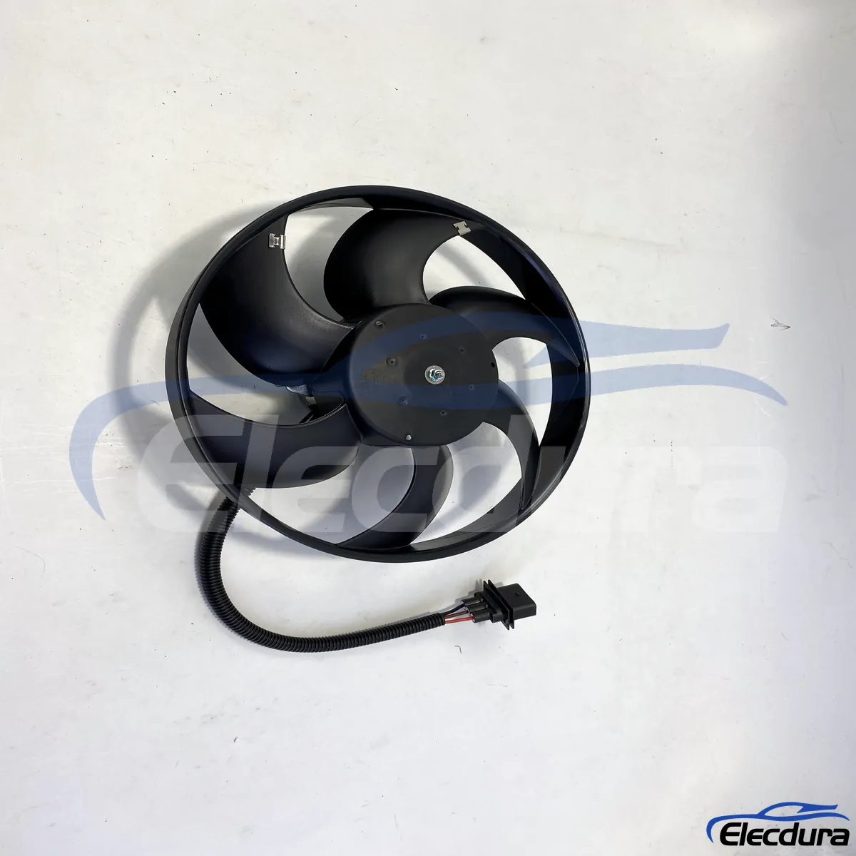 Volkswagen Jetta hűtőventil&aacute;tor szerelv&eacute;ny t&uacute;lmeleged&eacute;s &eacute;s gyenge l&eacute;g&aacute;raml&aacute;s jav&iacute;t&aacute;s&aacute;hoz