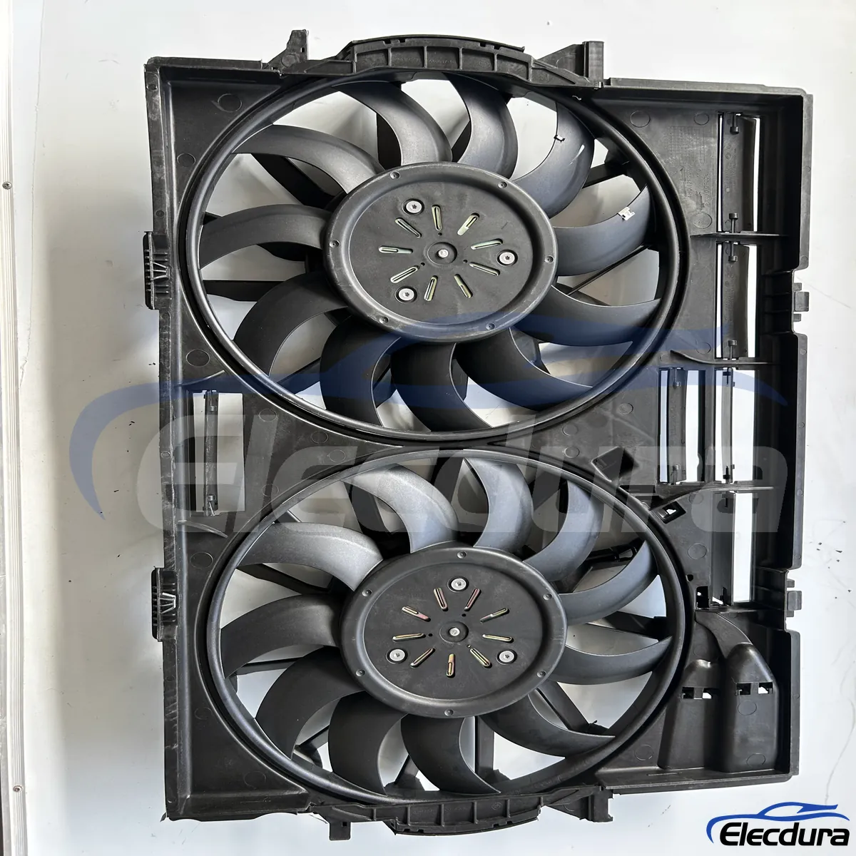 Audi kefe n&eacute;lk&uuml;li radi&aacute;tor hűtőventil&aacute;tor OE csere 4H0121207C &ouml;mlesztett alkatr&eacute;sz ell&aacute;t&aacute;s
