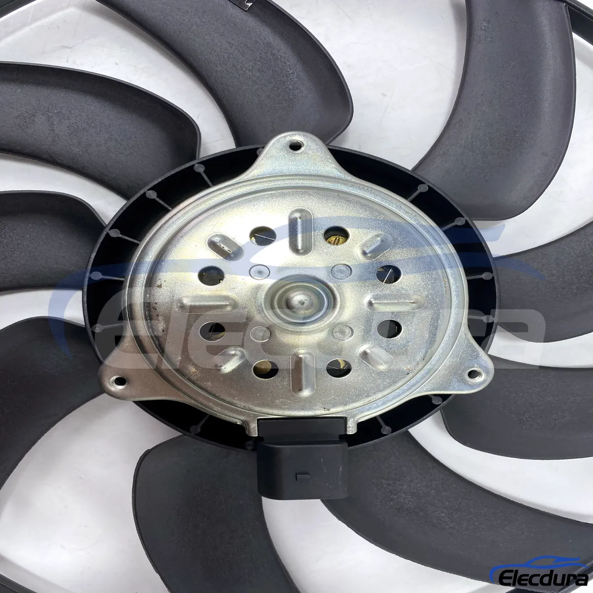 พัดลมระบายความร้อนหม้อน้ำ Audi ทดแทน OE 8K0959455G จัดหาชิ้นส่วนจำนวนมาก