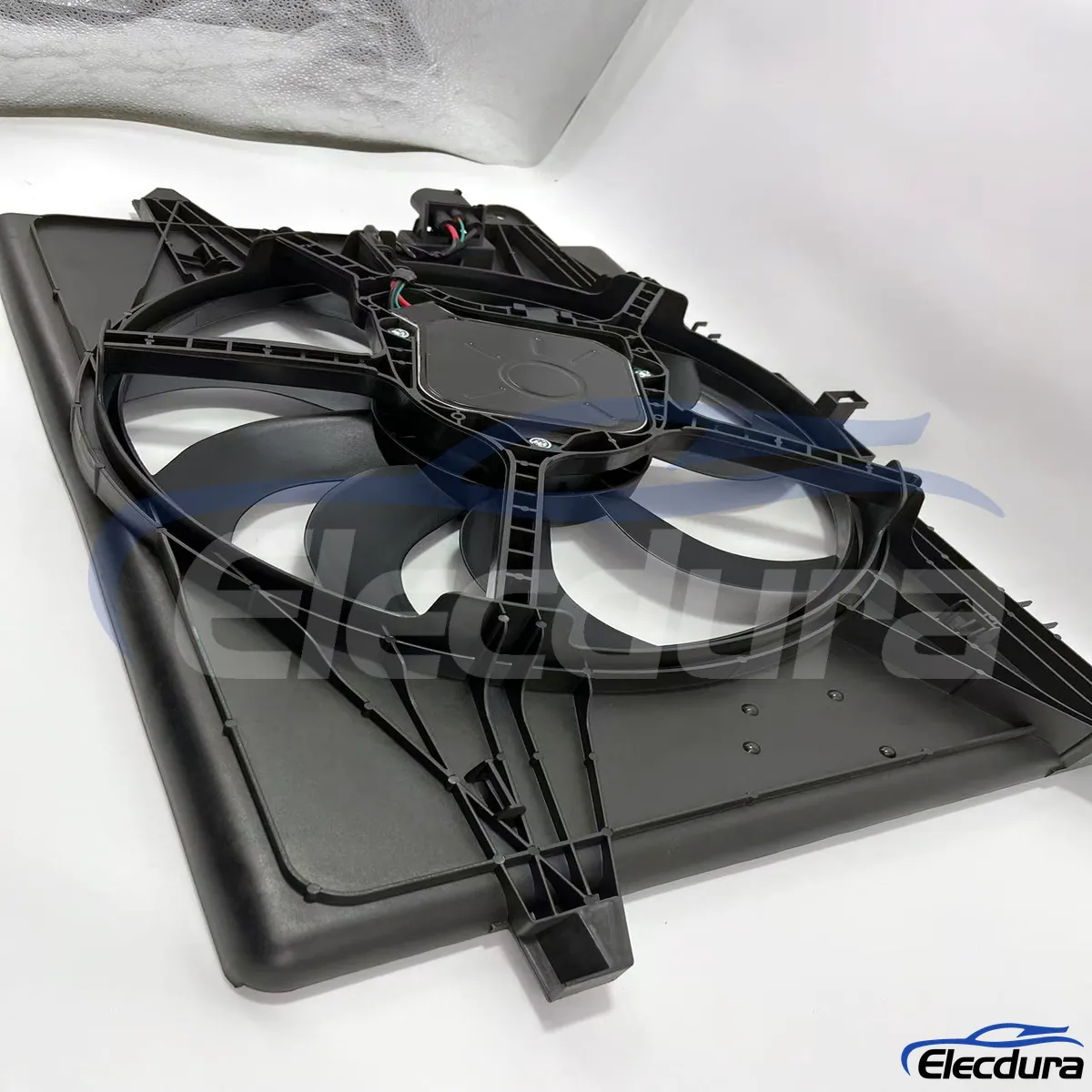 Conjunto de ventilador de refrigeraci&oacute;n de radiador sin escobillas del mercado de accesorios 68232442AB para importador y suministro de piezas de reparaci&oacute;n